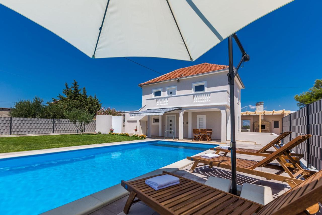 Kristina Holiday Home With Private Swimmingpool Visocane Exterior foto